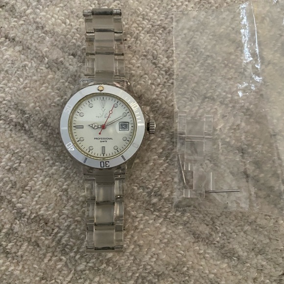 Toy Watch Clear Quartz Watch - Picture 3 of 3